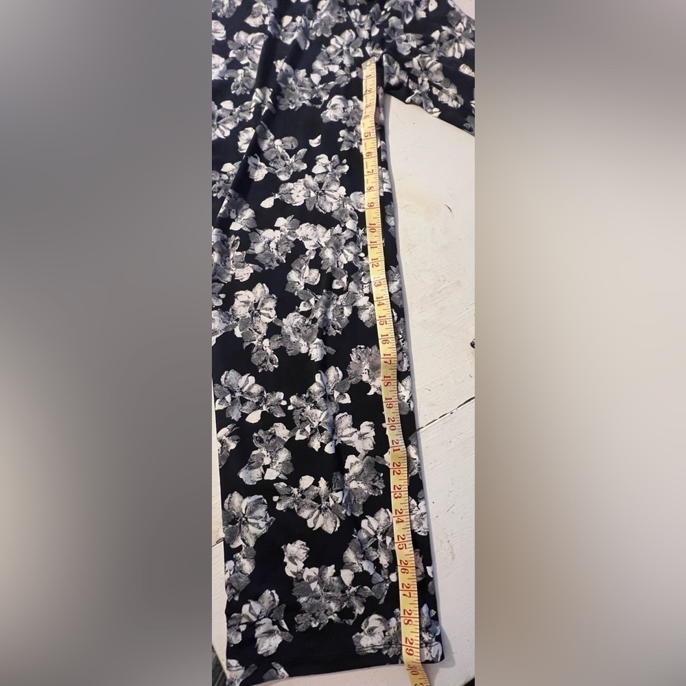 Ellen Tracy flare pants black w/ white flowers wrinkle resistant tie waist S - Picture 10 of 11